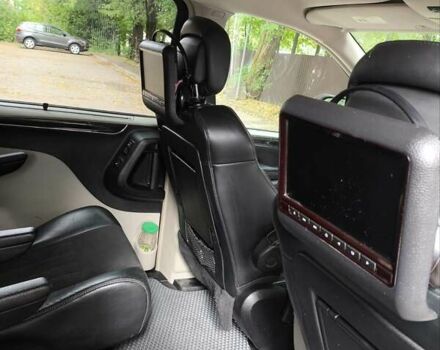 Черный Лянча Voyager, объемом двигателя 2.78 л и пробегом 229 тыс. км за 11800 $, фото 11 на Automoto.ua