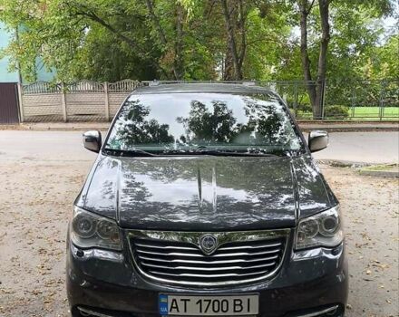 Черный Лянча Voyager, объемом двигателя 2.78 л и пробегом 229 тыс. км за 11800 $, фото 17 на Automoto.ua