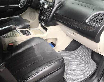 Черный Лянча Voyager, объемом двигателя 2.78 л и пробегом 229 тыс. км за 11800 $, фото 8 на Automoto.ua