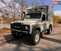Белый Ленд Ровер Дефендер, объемом двигателя 2.5 л и пробегом 219 тыс. км за 61500 $, фото 1 на Automoto.ua