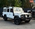 Білий Ленд Ровер Дефендер, об'ємом двигуна 2.5 л та пробігом 211 тис. км за 16000 $, фото 1 на Automoto.ua