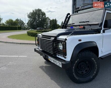 Білий Ленд Ровер Дефендер, об'ємом двигуна 2.4 л та пробігом 90 тис. км за 22333 $, фото 27 на Automoto.ua