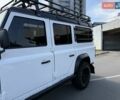 Білий Ленд Ровер Дефендер, об'ємом двигуна 2.4 л та пробігом 90 тис. км за 22333 $, фото 22 на Automoto.ua