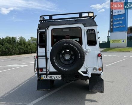 Білий Ленд Ровер Дефендер, об'ємом двигуна 2.4 л та пробігом 90 тис. км за 22333 $, фото 28 на Automoto.ua