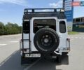 Білий Ленд Ровер Дефендер, об'ємом двигуна 2.4 л та пробігом 90 тис. км за 22333 $, фото 33 на Automoto.ua
