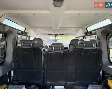 Белый Ленд Ровер Дефендер, объемом двигателя 2.4 л и пробегом 90 тыс. км за 23999 $, фото 60 на Automoto.ua