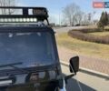 Белый Ленд Ровер Дефендер, объемом двигателя 2.4 л и пробегом 90 тыс. км за 26333 $, фото 45 на Automoto.ua