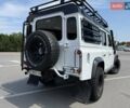 Белый Ленд Ровер Дефендер, объемом двигателя 2.4 л и пробегом 90 тыс. км за 23999 $, фото 29 на Automoto.ua