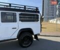 Белый Ленд Ровер Дефендер, объемом двигателя 2.4 л и пробегом 90 тыс. км за 26333 $, фото 3 на Automoto.ua