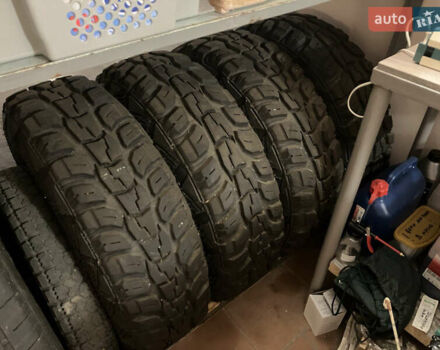 Белый Ленд Ровер Дефендер, объемом двигателя 2.4 л и пробегом 65 тыс. км за 34500 $, фото 2 на Automoto.ua