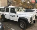 Білий Ленд Ровер Дефендер, об'ємом двигуна 2.2 л та пробігом 70 тис. км за 49999 $, фото 6 на Automoto.ua