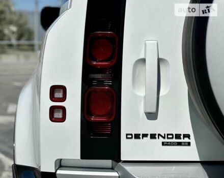 Білий Ленд Ровер Дефендер, об'ємом двигуна 3 л та пробігом 57 тис. км за 67500 $, фото 25 на Automoto.ua