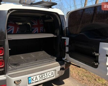 Белый Ленд Ровер Дефендер, объемом двигателя 3 л и пробегом 112 тыс. км за 66000 $, фото 7 на Automoto.ua