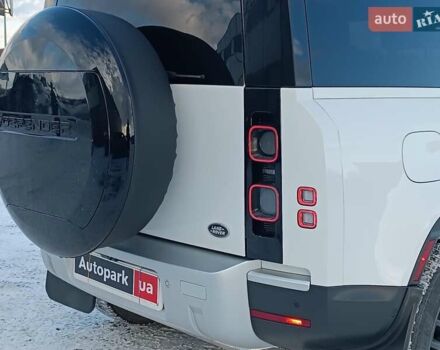 Белый Ленд Ровер Дефендер, объемом двигателя 2 л и пробегом 96 тыс. км за 58650 $, фото 10 на Automoto.ua