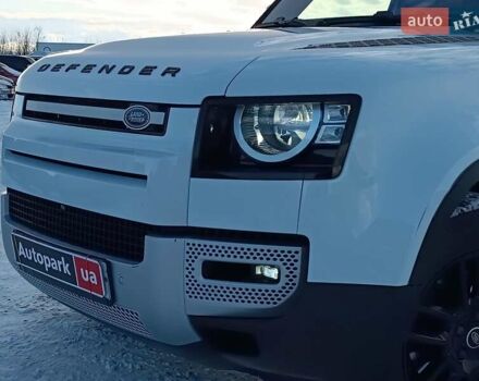 Белый Ленд Ровер Дефендер, объемом двигателя 2 л и пробегом 96 тыс. км за 58650 $, фото 4 на Automoto.ua