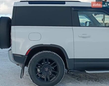 Белый Ленд Ровер Дефендер, объемом двигателя 2 л и пробегом 96 тыс. км за 58650 $, фото 12 на Automoto.ua
