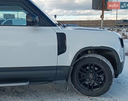 Белый Ленд Ровер Дефендер, объемом двигателя 2 л и пробегом 96 тыс. км за 58650 $, фото 13 на Automoto.ua