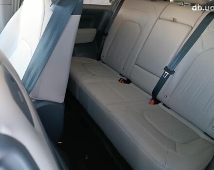 Білий Ленд Ровер Дефендер, об'ємом двигуна 2 л та пробігом 96 тис. км за 58650 $, фото 34 на Automoto.ua