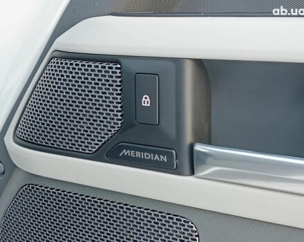 Білий Ленд Ровер Дефендер, об'ємом двигуна 2 л та пробігом 96 тис. км за 58650 $, фото 37 на Automoto.ua