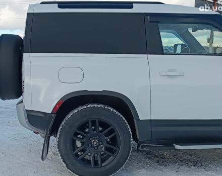 Білий Ленд Ровер Дефендер, об'ємом двигуна 2 л та пробігом 96 тис. км за 58650 $, фото 12 на Automoto.ua