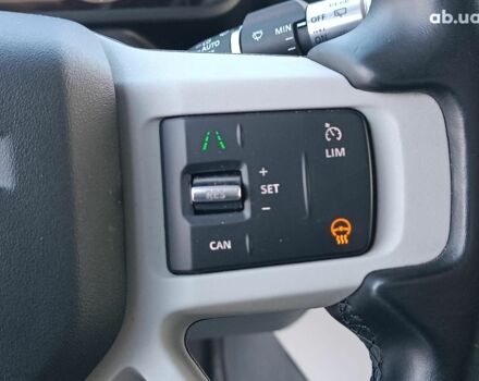 Білий Ленд Ровер Дефендер, об'ємом двигуна 2 л та пробігом 96 тис. км за 58650 $, фото 23 на Automoto.ua