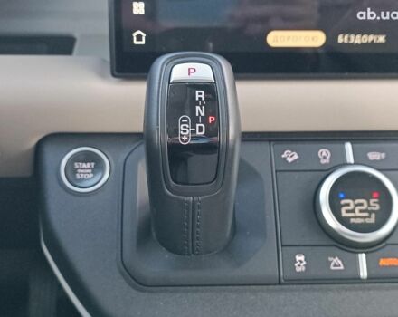 Білий Ленд Ровер Дефендер, об'ємом двигуна 2 л та пробігом 96 тис. км за 58650 $, фото 27 на Automoto.ua