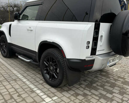 Белый Ленд Ровер Дефендер, объемом двигателя 2 л и пробегом 101 тыс. км за 54800 $, фото 1 на Automoto.ua