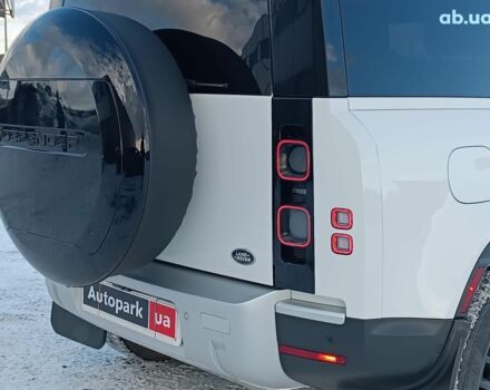 Білий Ленд Ровер Дефендер, об'ємом двигуна 2 л та пробігом 96 тис. км за 58650 $, фото 10 на Automoto.ua