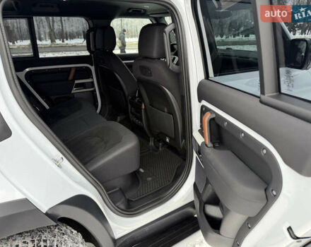 Белый Ленд Ровер Дефендер, объемом двигателя 3 л и пробегом 134 тыс. км за 64200 $, фото 23 на Automoto.ua