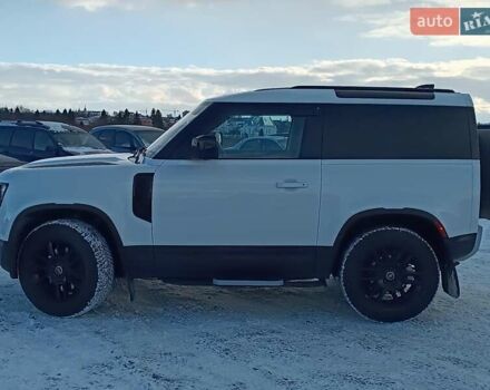 Белый Ленд Ровер Дефендер, объемом двигателя 2 л и пробегом 96 тыс. км за 58650 $, фото 5 на Automoto.ua