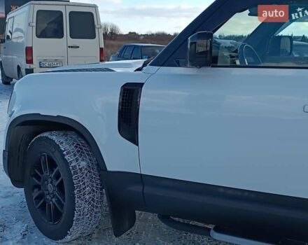 Белый Ленд Ровер Дефендер, объемом двигателя 2 л и пробегом 96 тыс. км за 58650 $, фото 6 на Automoto.ua