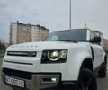 Білий Ленд Ровер Дефендер, об'ємом двигуна 3 л та пробігом 55 тис. км за 77111 $, фото 63 на Automoto.ua