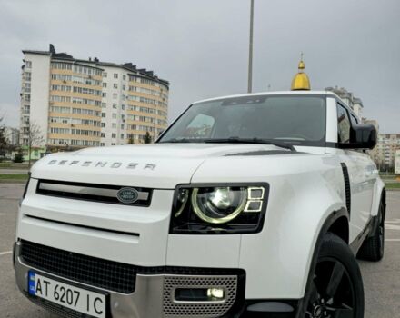 Білий Ленд Ровер Дефендер, об'ємом двигуна 3 л та пробігом 55 тис. км за 77111 $, фото 69 на Automoto.ua