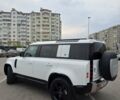 Білий Ленд Ровер Дефендер, об'ємом двигуна 3 л та пробігом 55 тис. км за 77111 $, фото 4 на Automoto.ua