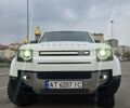 Білий Ленд Ровер Дефендер, об'ємом двигуна 3 л та пробігом 55 тис. км за 77111 $, фото 16 на Automoto.ua