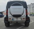Білий Ленд Ровер Дефендер, об'ємом двигуна 3 л та пробігом 55 тис. км за 77111 $, фото 22 на Automoto.ua
