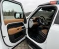 Білий Ленд Ровер Дефендер, об'ємом двигуна 3 л та пробігом 33 тис. км за 89000 $, фото 21 на Automoto.ua