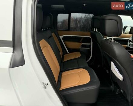 Білий Ленд Ровер Дефендер, об'ємом двигуна 3 л та пробігом 33 тис. км за 89000 $, фото 34 на Automoto.ua