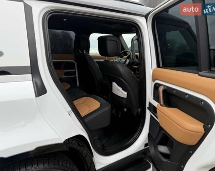 Білий Ленд Ровер Дефендер, об'ємом двигуна 3 л та пробігом 33 тис. км за 89000 $, фото 32 на Automoto.ua