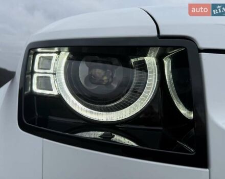 Білий Ленд Ровер Дефендер, об'ємом двигуна 3 л та пробігом 33 тис. км за 89000 $, фото 17 на Automoto.ua