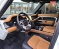 Ленд Ровер Дефендер 2023 у Києві на Automoto.ua Білий Ленд Ровер Дефендер, об'ємом двигуна 3 л та пробігом 29 тис. км за 87715 $, фото 15 на Automoto.ua