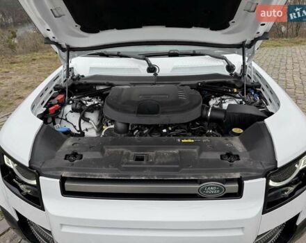 Білий Ленд Ровер Дефендер, об'ємом двигуна 3 л та пробігом 33 тис. км за 89000 $, фото 19 на Automoto.ua
