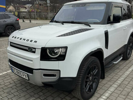 Белый Ленд Ровер Дефендер, объемом двигателя 2 л и пробегом 101 тыс. км за 54800 $, фото 1 на Automoto.ua