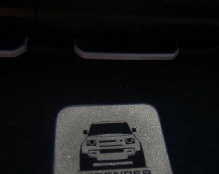 Бежевый Ленд Ровер Дефендер, объемом двигателя 2 л и пробегом 29 тыс. км за 63000 $, фото 33 на Automoto.ua