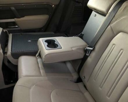 Бежевый Ленд Ровер Дефендер, объемом двигателя 2 л и пробегом 29 тыс. км за 63000 $, фото 18 на Automoto.ua