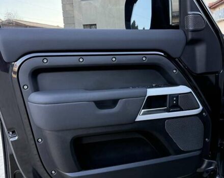 Черный Ленд Ровер Дефендер, объемом двигателя 3 л и пробегом 102 тыс. км за 88500 $, фото 31 на Automoto.ua