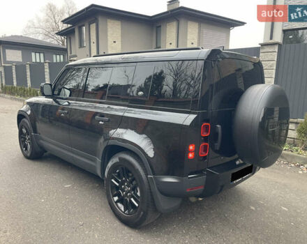 Черный Ленд Ровер Дефендер, объемом двигателя 2 л и пробегом 106 тыс. км за 57000 $, фото 5 на Automoto.ua