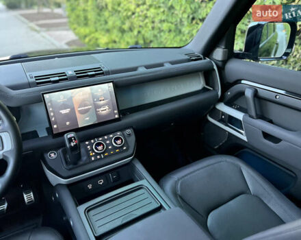 Черный Ленд Ровер Дефендер, объемом двигателя 3 л и пробегом 29 тыс. км за 89500 $, фото 40 на Automoto.ua