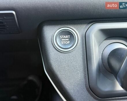 Чорний Ленд Ровер Дефендер, об'ємом двигуна 2 л та пробігом 92 тис. км за 54500 $, фото 23 на Automoto.ua