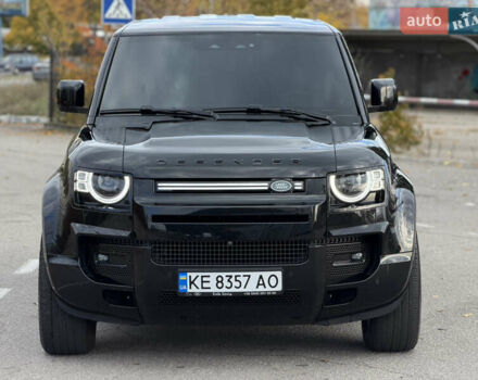 Черный Ленд Ровер Дефендер, объемом двигателя 2 л и пробегом 77 тыс. км за 76000 $, фото 5 на Automoto.ua